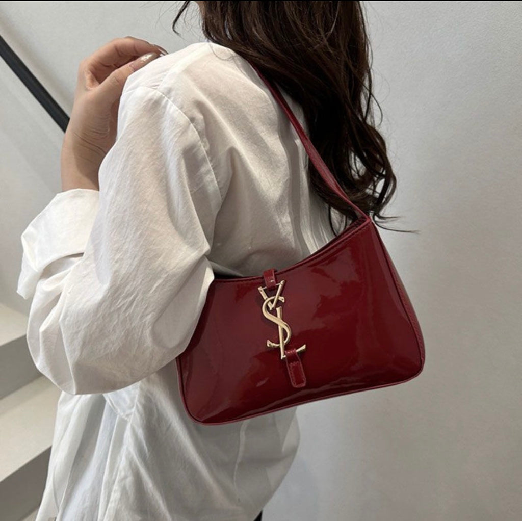 Saint Laurent Le 5 À 7 — Patent Leather Bag